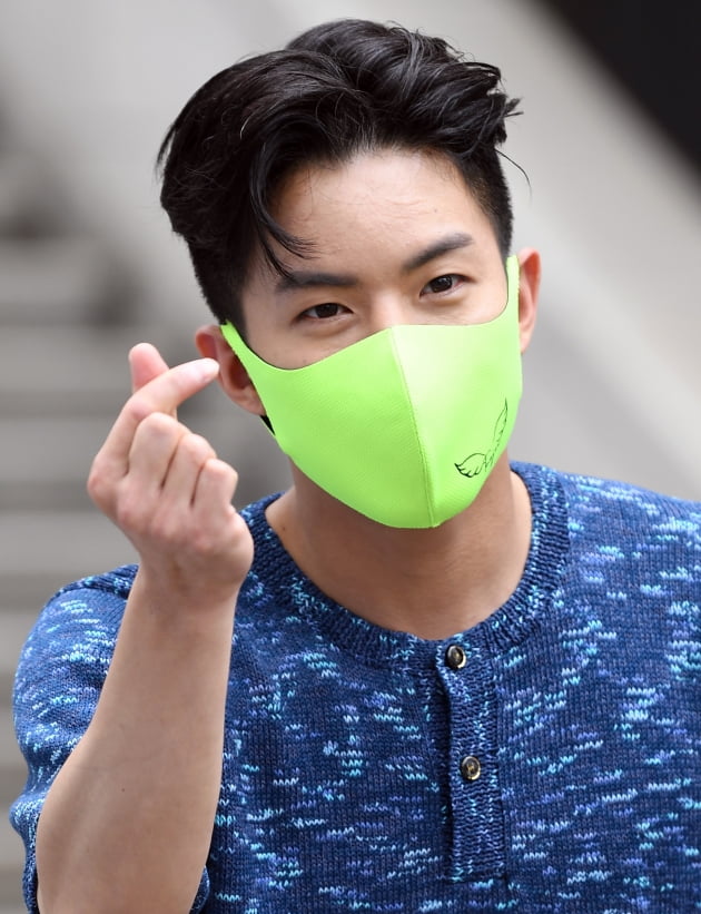 [B컷 방출] 나태주 '도박중독 부숴버리겠다'…정의의 '태권트롯맨'