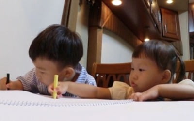 '슈돌' 도연우, 동생 하영이 취향저격 놀아주기 3종세트