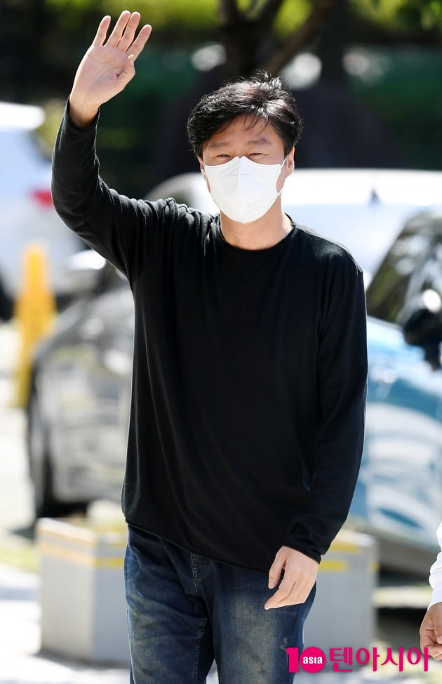 [TEN 포토] 김희원 '라디오 왔어요'
