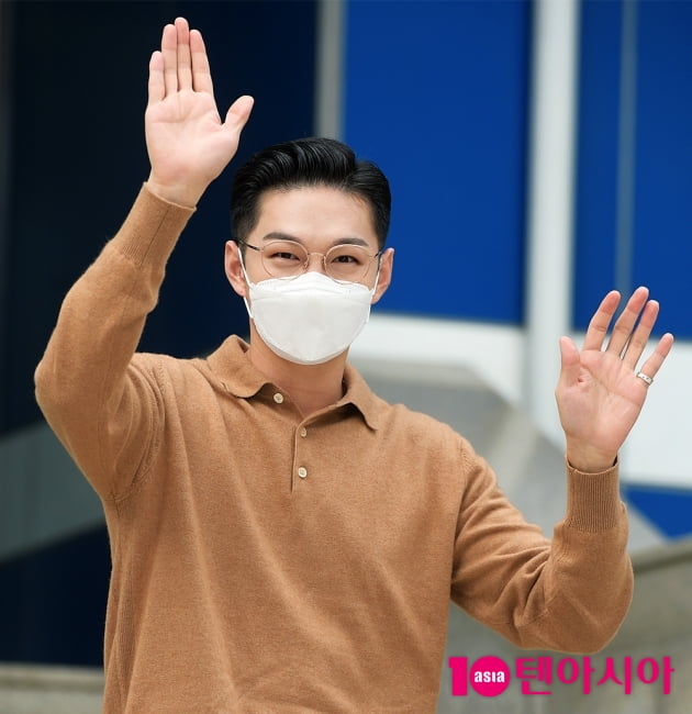 [TEN 포토] 비투비 이창섭 '반가움 가득'