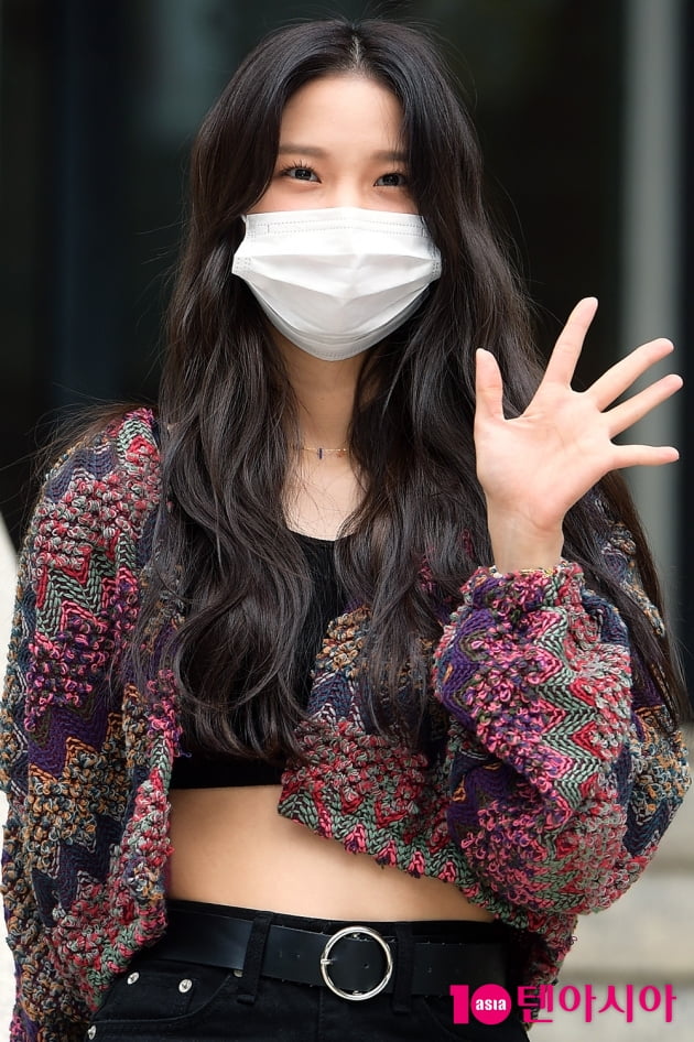 [TEN 포토] CLC 최유진 '반짝이는 출근길'