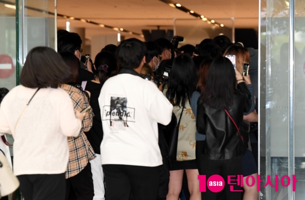 [TEN 포토] 공항 아수라장 된 엔하이픈 팬들