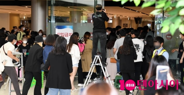 [TEN 포토] 엔하이픈 '팬들 무질서로 공항서 곤욕'(화보)