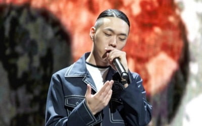 [단독] 비와이, 8년 교제 연인과 10월 31일 백년가약 "인생 가장 큰 축복"