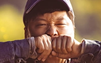 [TEN 리뷰]"나 믿어요?"…김대명이 던진 묵직한 '돌멩이', 결말은 관객의 몫