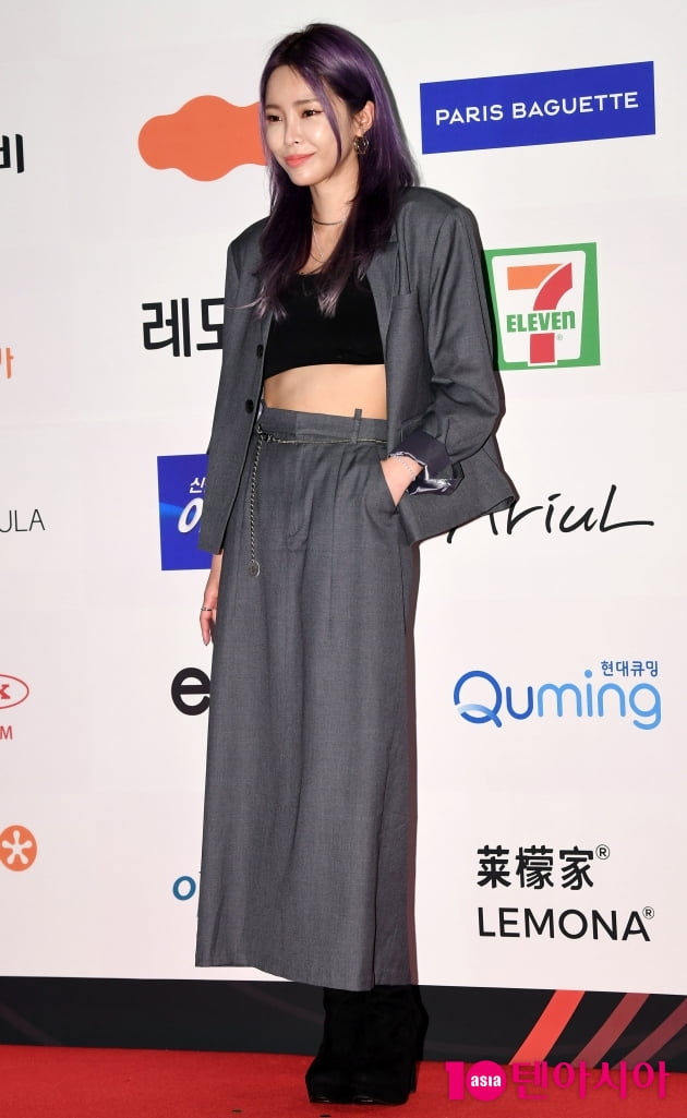 [TEN 포토] 헤이즈 '시상식 이정도는 입어줘야지~'(브랜드대상)