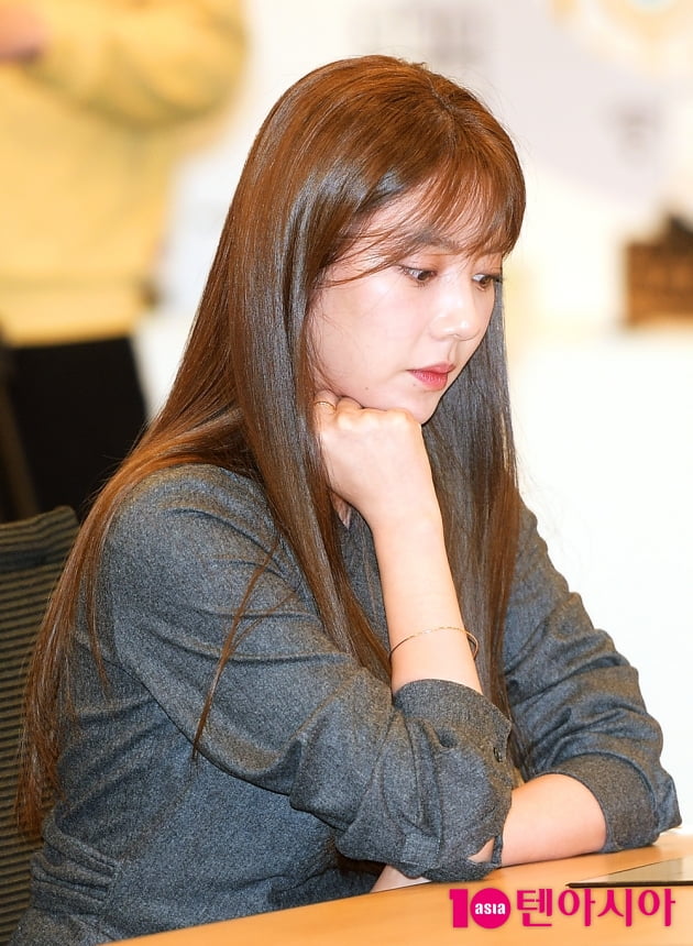 [B컷 방출] 손담비, '허당' 내려놓고…보안기술 설명회서 '지성미 뿜뿜'