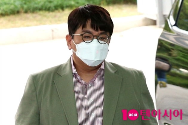 [TEN 포토] 빅히트 상장 첫 날 '따상'…시총 27위 직행