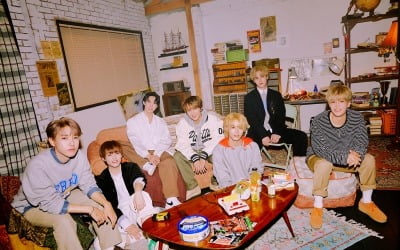 NCT, 정규 2집 121만장 판매고…밀리언셀러 등극 [공식]