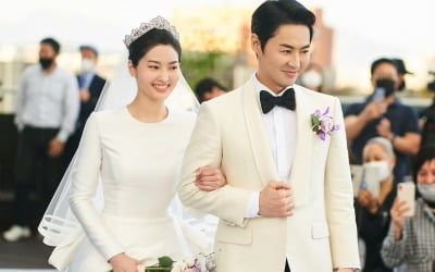전진♥류이서, 부부 되던 날…웃음꽃 만개