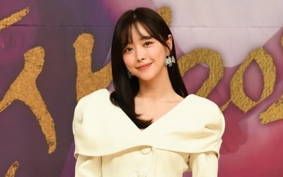 '불새 2020' 홍수아 "故 이은주, 지금도 그립다…같은 역할 맡아 영광"