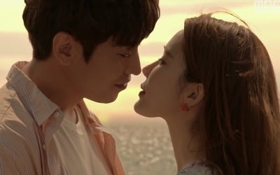 '나를 사랑한 스파이' 문정혁X유인나, 기막힌 재회…첫방부터 휘몰아쳤다