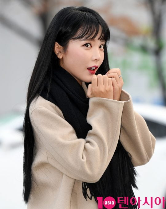[B컷 방출] 홍진영, 애교 벗고 성숙미 발산…'완전 딴사람'