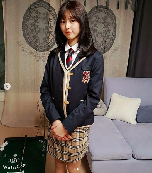 [스타탐구생활] '폭풍성장' 송지아, 교복 입은 근황 보니 (TEN컷)