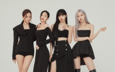 블랙핑크, K팝 걸그룹 최초 '밀리언셀러'…정규 1집 120만 장 판매 [공식]