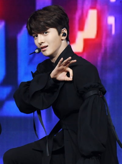 [TEN 포토] 드리핀 차준호 '무대위의 신사'