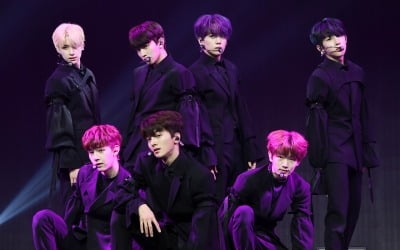 [TEN 포토] 드리핀 '데뷔곡 '노스텔지아' 무대 찢었다'