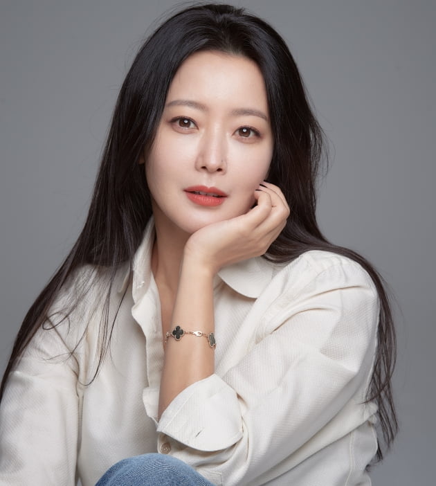 드라마 '앨리스'에서 열연한 배우 김희선/ 사진=힌지엔터테인먼트 제공