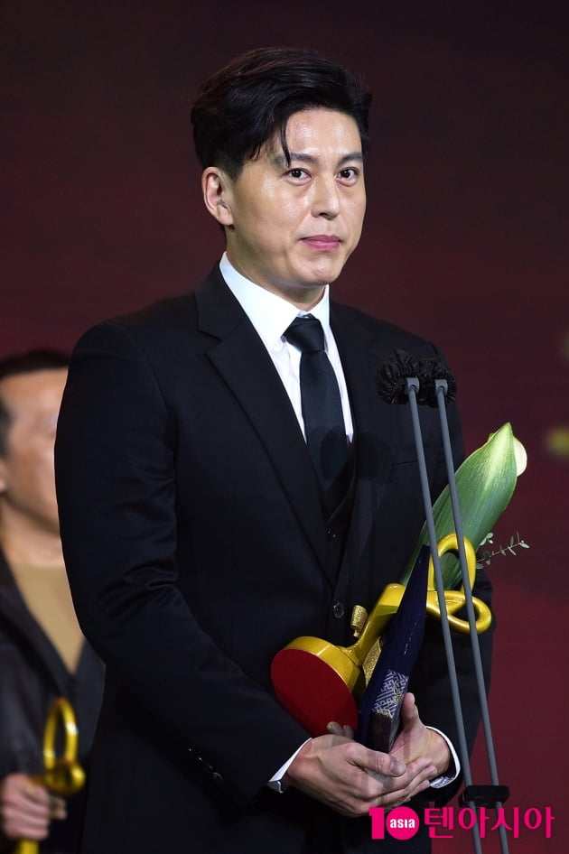 [TEN 포토] '2020 대중문화예술상' 류수영, '긴장되네~'