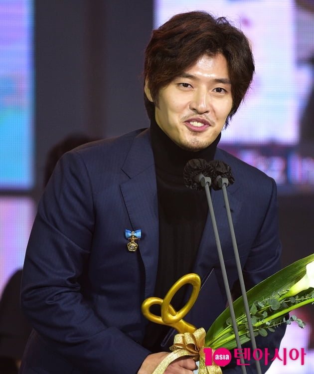 [TEN 포토] '2020 대중문화예술상' 강하늘, '수염은 차기작 때문'