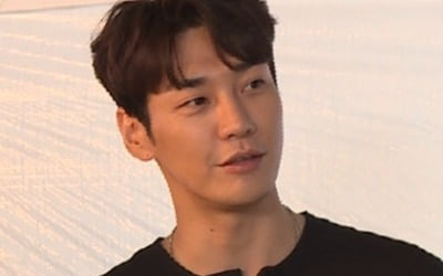 '나 혼자 산다' 김영광, '100벌 챌린지' 동참…모델 내공 폭발