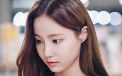 '바람피면 죽는다' 연우, 자체 발광 분위기 여신