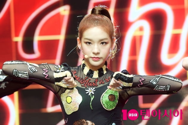 [B컷 방출] '아이린 닮은꼴' 시크릿 넘버 소담, 독보적 센터 미모