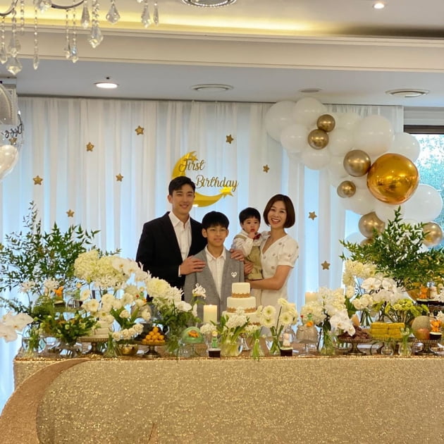 장신영♥강경준 가족, 둘째 돌잔치에 행복 "올해 최고의 하루"