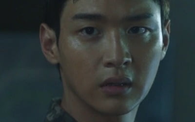 '써치' 장동윤父 연우진, '녹색 눈' 괴생명체였다
