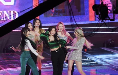 [TEN 포토] 여자친구 '쇼케이스 보다 음악방송 사전녹화가 먼저'