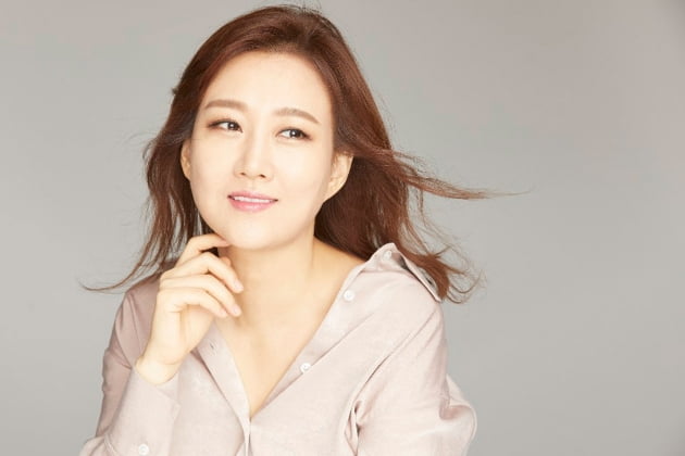 가수 장윤정 / 사진 = 아이오케이컴퍼니 제공