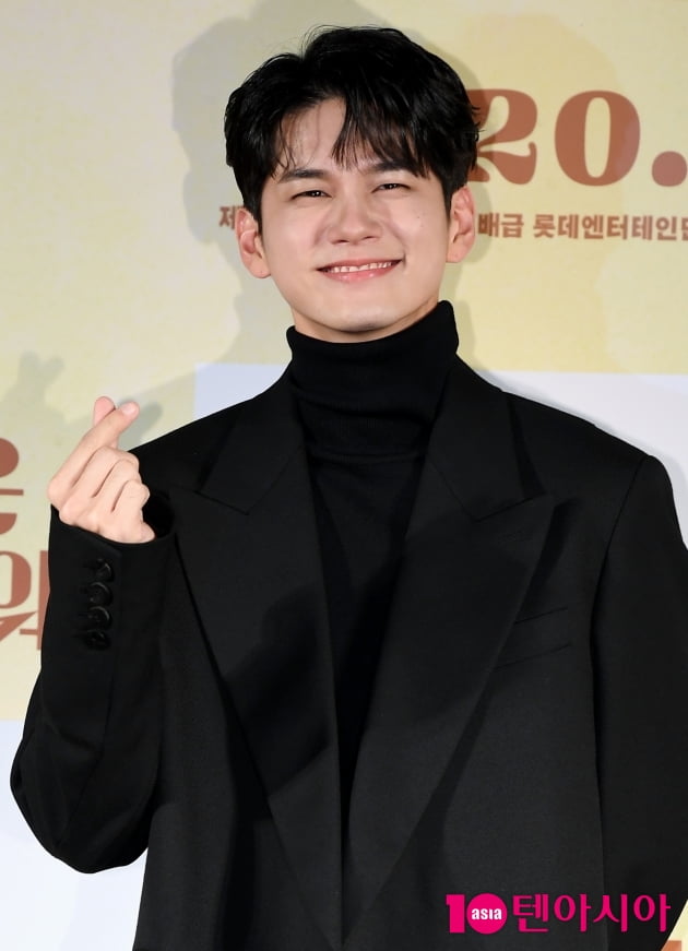 [TEN 포토] 옹성우 '첫사랑 꽃미소'(인생은 아름다워)
