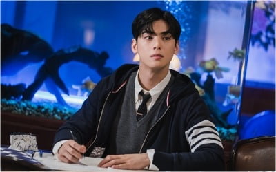 '여신강림' 차은우, 웹툰 뚫고 나온 비주얼