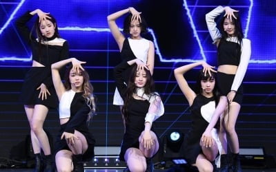 [TEN 포토] 스테이씨 '타이틀곡 '소 배드'로 데뷔'