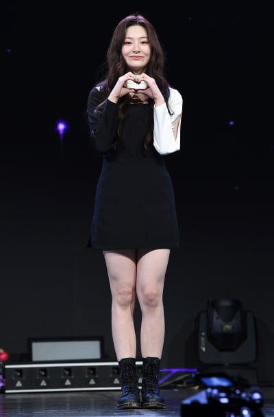 [TEN 포토] 스테이씨 세은 '상큼한 하트'