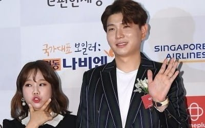 제이쓴, 신생아 모자뜨기 참여…마음 예쁘네 "업자의 솜씨"