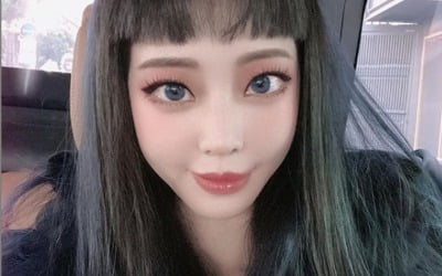 한예슬, 큰 눈+고양이상 "'부캐' 추천해 주세요"