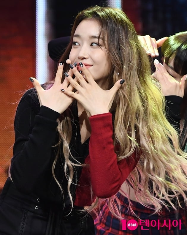 [TEN 포토] 스테이씨 수민 '달콤한 표정'