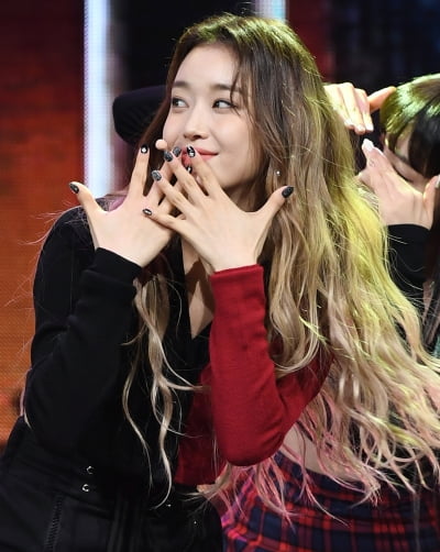[TEN 포토] 스테이씨 수민 '달콤한 표정'