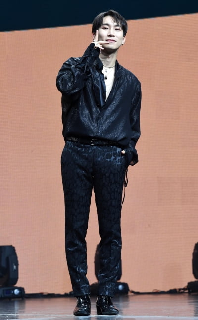 [TEN 포토] 비투비 포유 서은광 'LOVE'