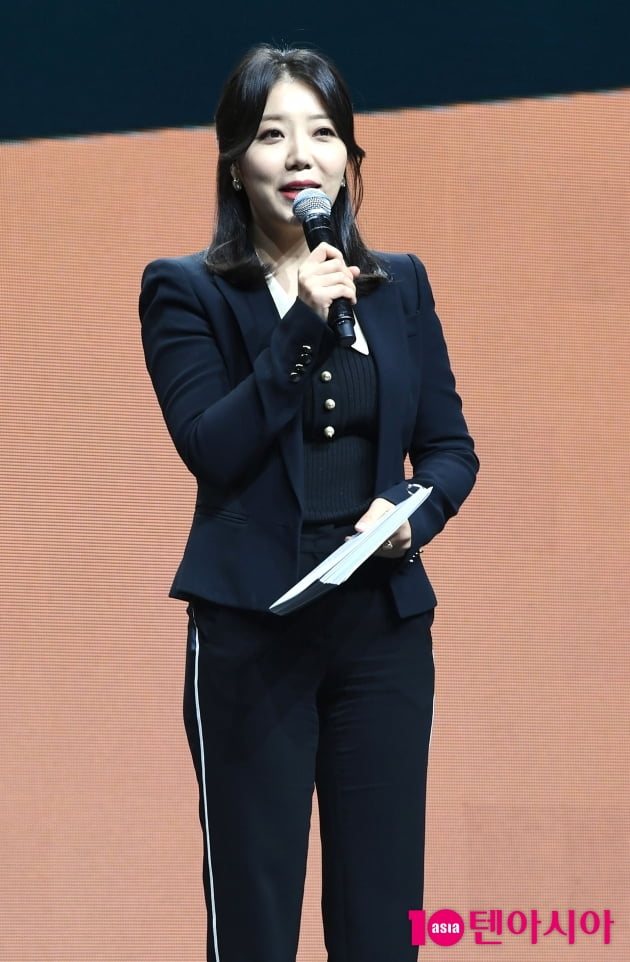 [TEN 포토] 하지영 '비투비 포유 쇼케이스 시작합니다'