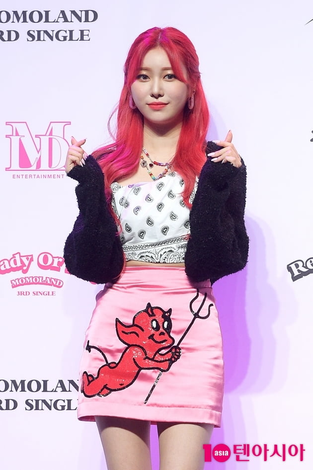 [B컷 방출] 모모랜드 제인, 'HOT' 불타는 머리카락…180도 달라진 분위기