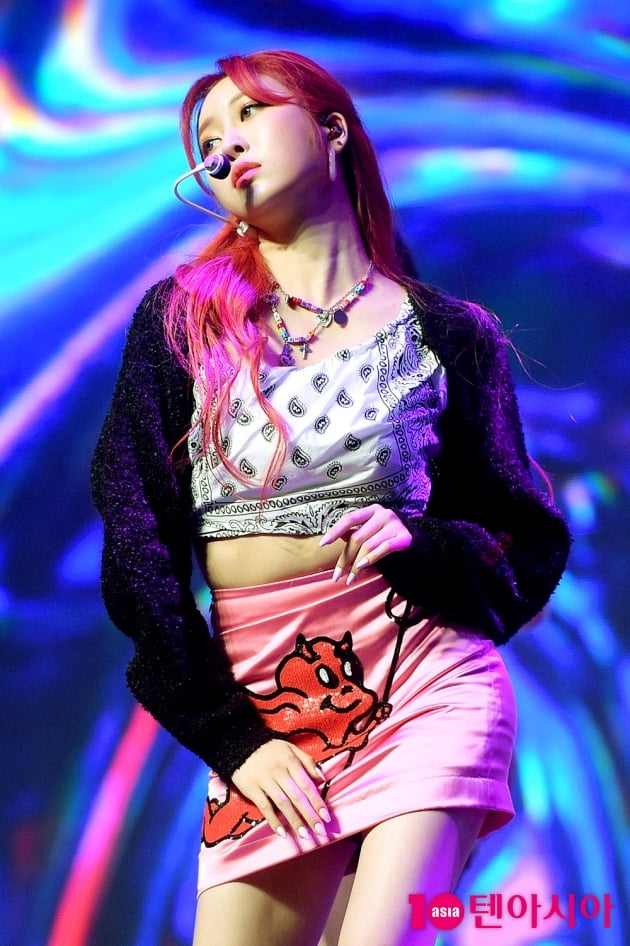[B컷 방출] 모모랜드 제인, 'HOT' 불타는 머리카락…180도 달라진 분위기