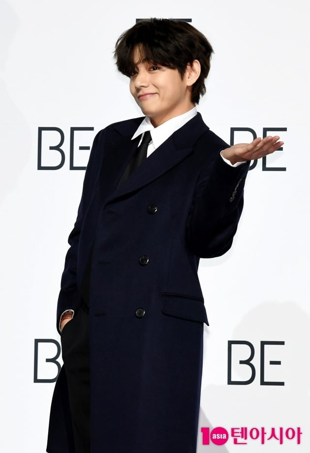 [TEN 포토] 방탄소년단 뷔 '가을남자로 돌아오다 '