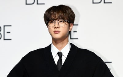 방탄소년단 진 "대한민국 청년으로서 병역 당연, 나라의 부름에 응할 것"