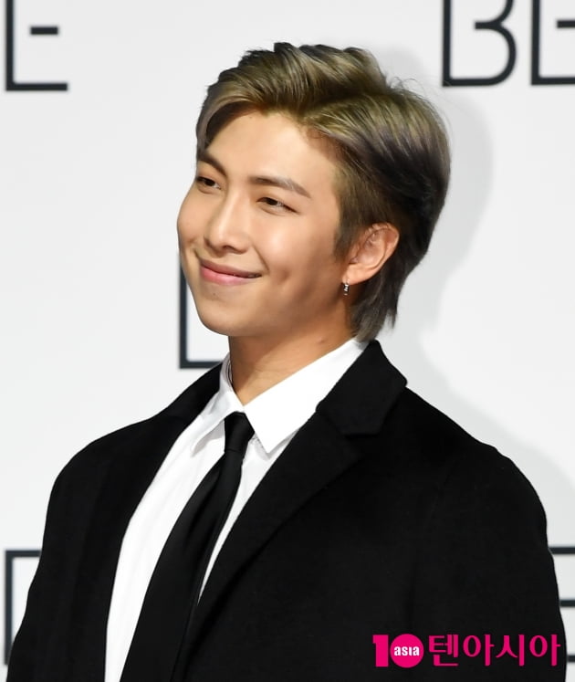 [TEN 포토] 방탄소년단 RM '시그니처 보조개 미소'