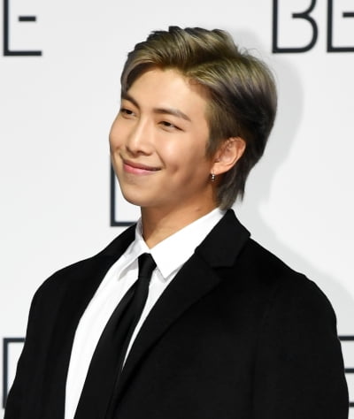 [TEN 포토] 방탄소년단 RM '시그니처 보조개 미소'