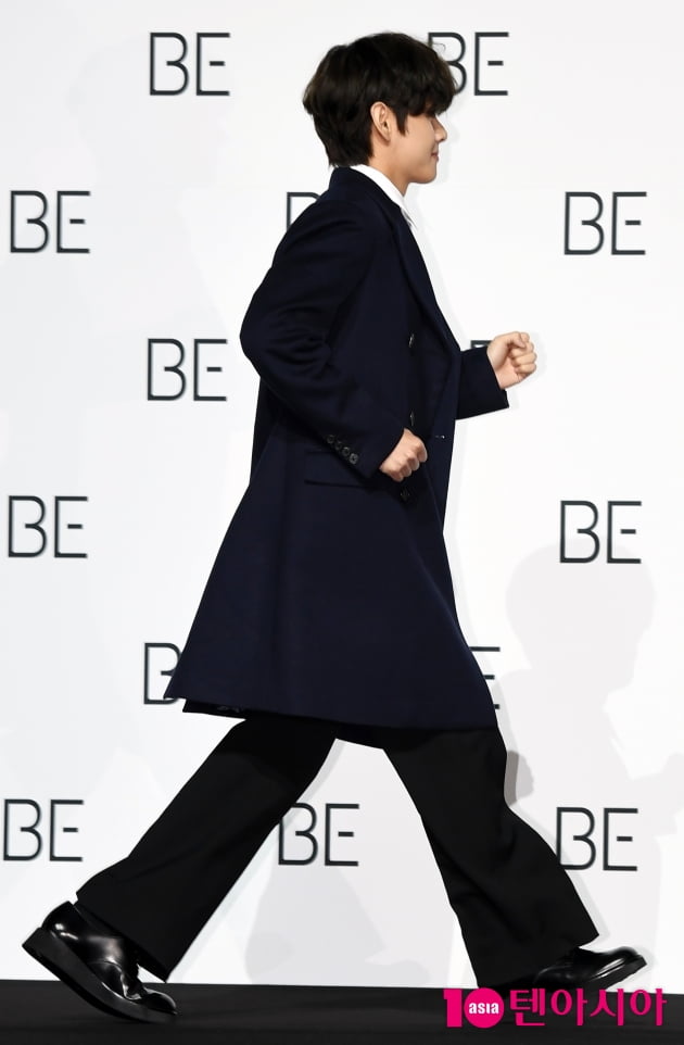 [TEN 포토] 방탄소년단 뷔 '마성의 분위기남~'