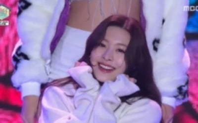 '음악중심' 스테이씨, 청순+카리스마 신인 매력