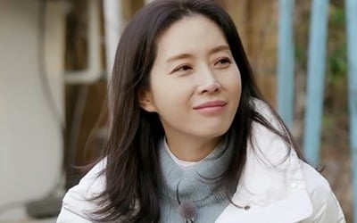 '더 먹고 가' 송윤아 "촬영 중 오토바이 사고, 몸 안 움직였다"